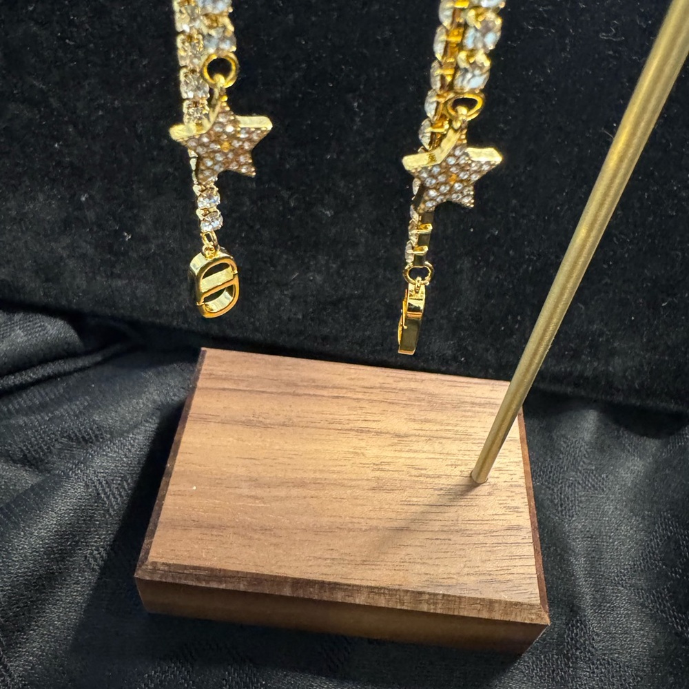 Dior Elegant Gold and Pearl Star Jewelry Set - Picture 3 of 6